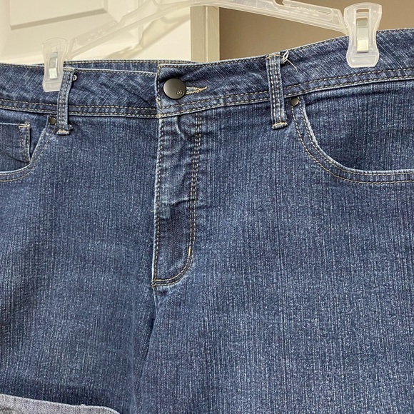 Dark wash Denim Cuffed Shorts - Picture 2 of 6